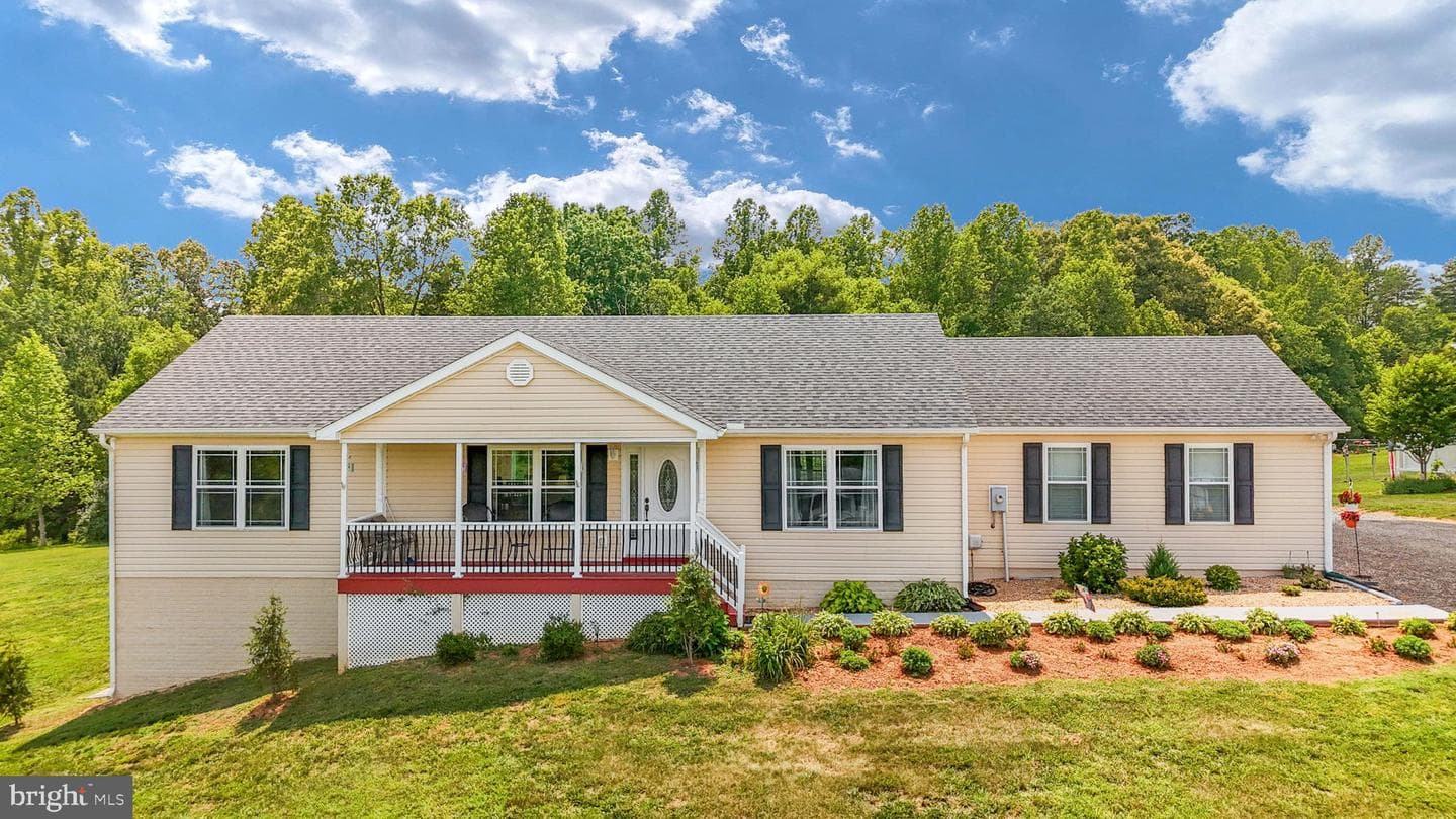 160 Lancaster Court photo 11