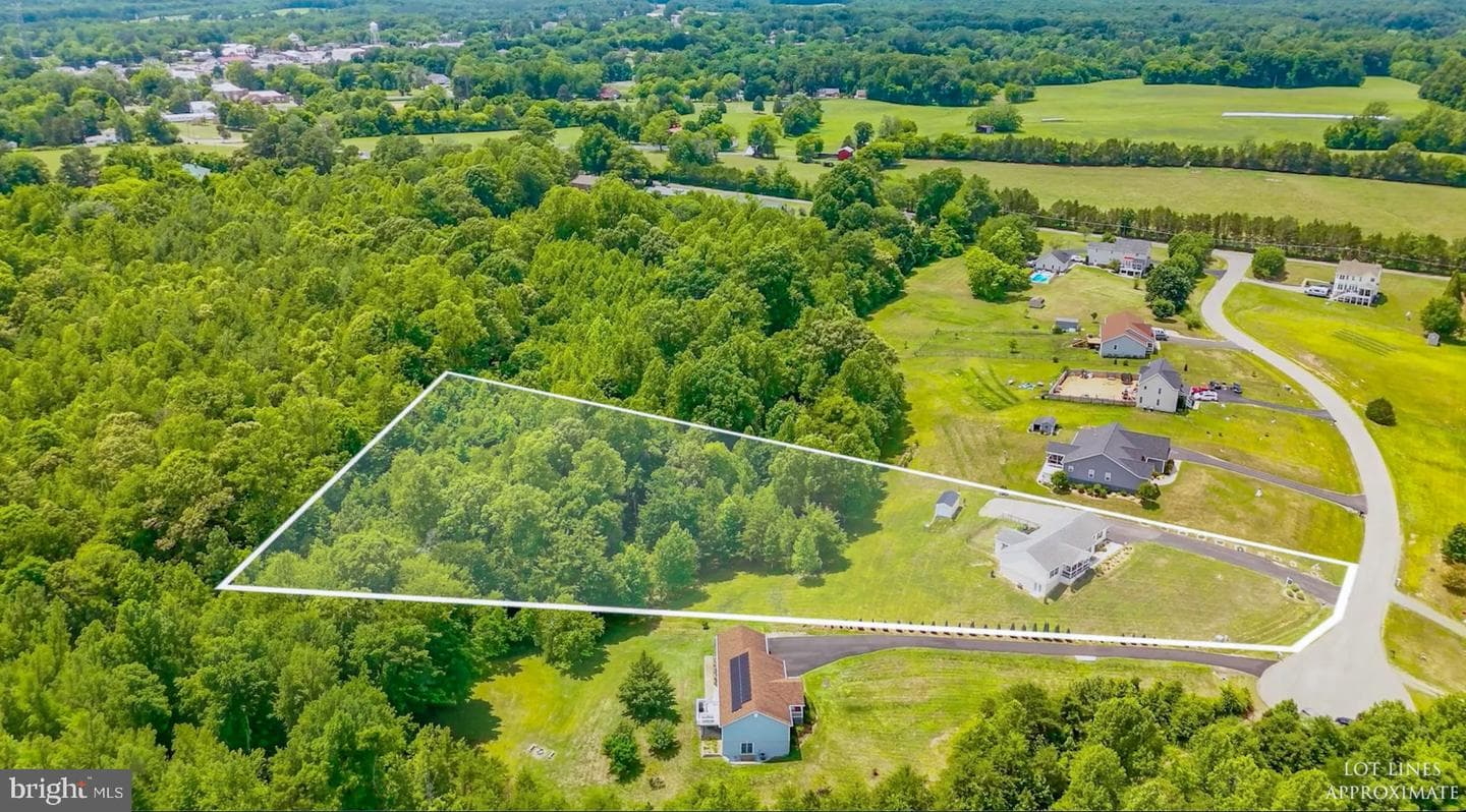 160 Lancaster Court, Louisa