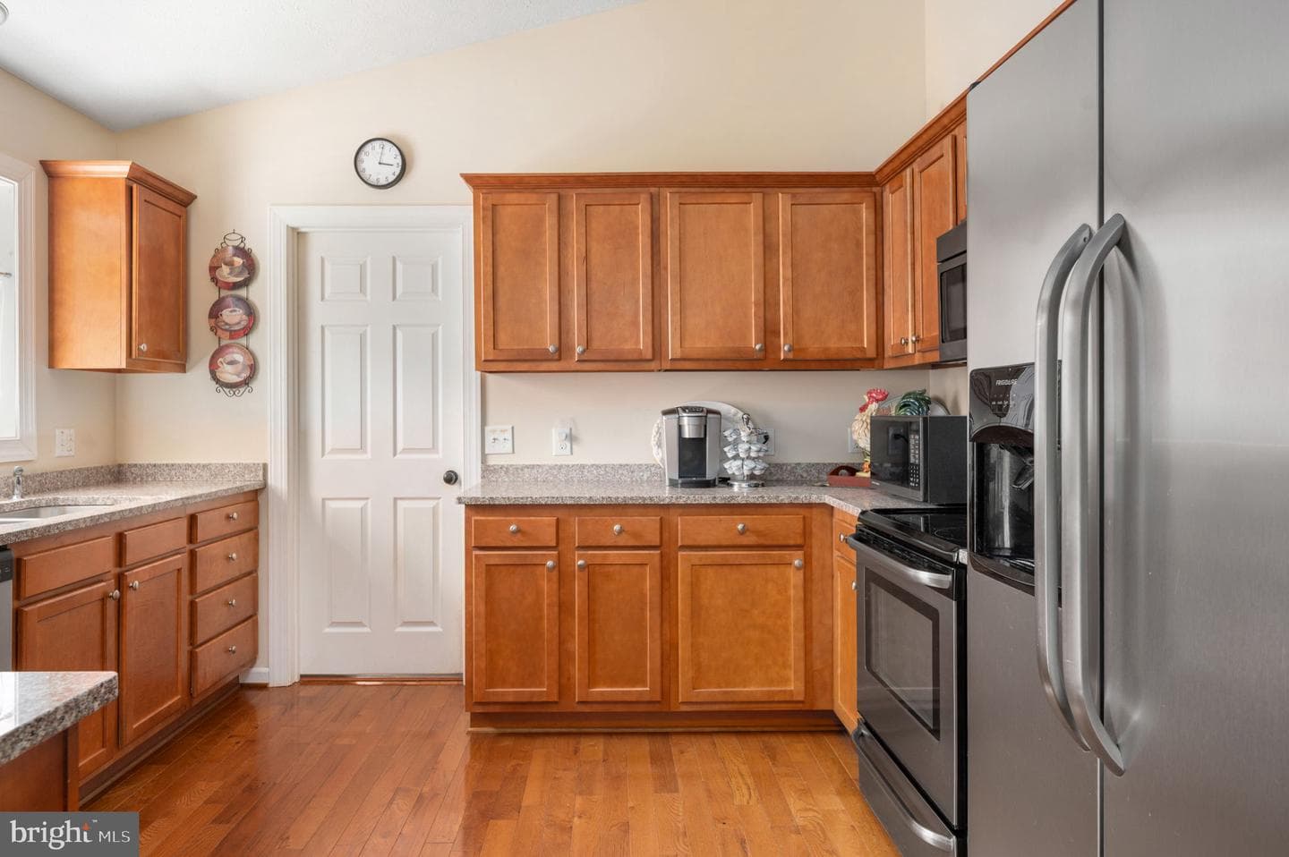 160 Lancaster Court photo 28