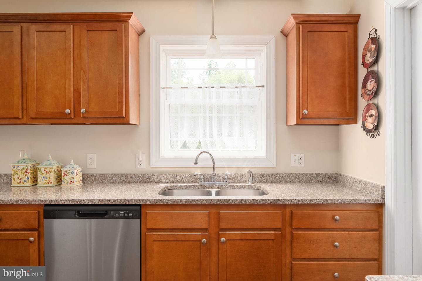 160 Lancaster Court photo 29