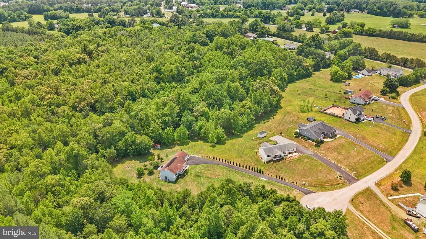 160 Lancaster Court photo 6