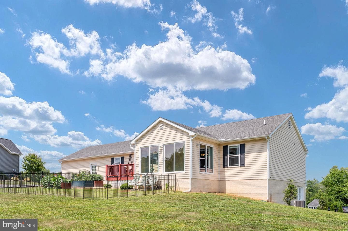 160 Lancaster Court photo 67