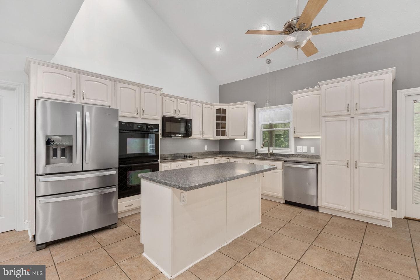 197 Oakleigh Lane photo 25