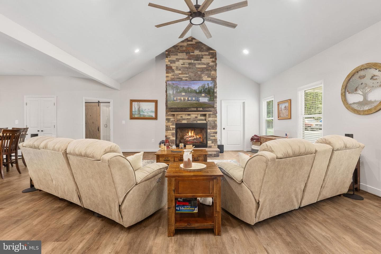 1098 Lake Forest Drive photo 13