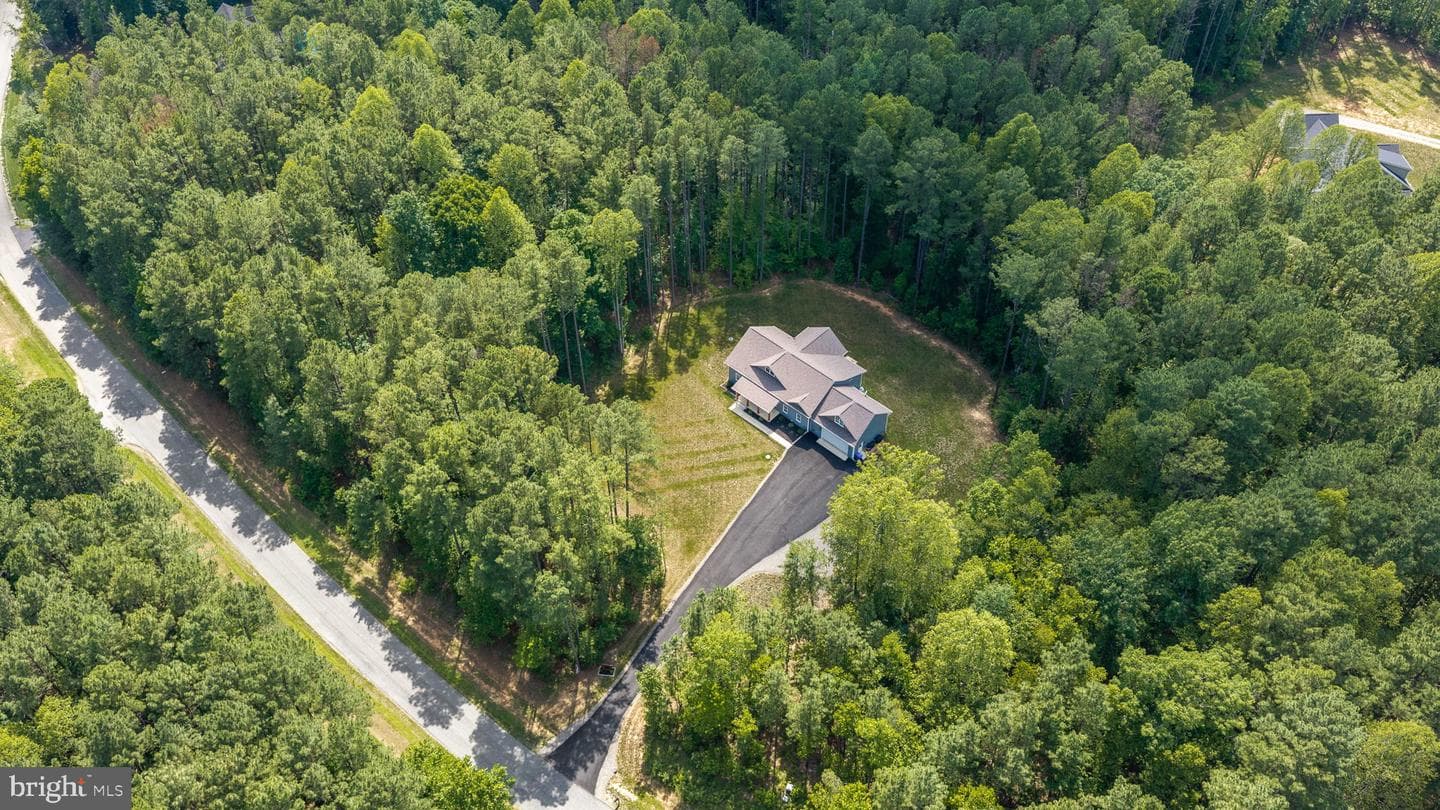 1098 Lake Forest Drive photo 3