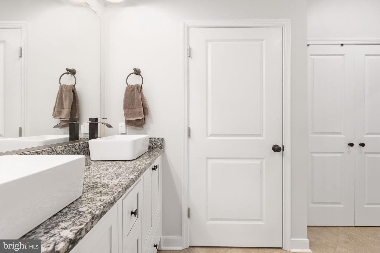 1098 Lake Forest Drive photo 36