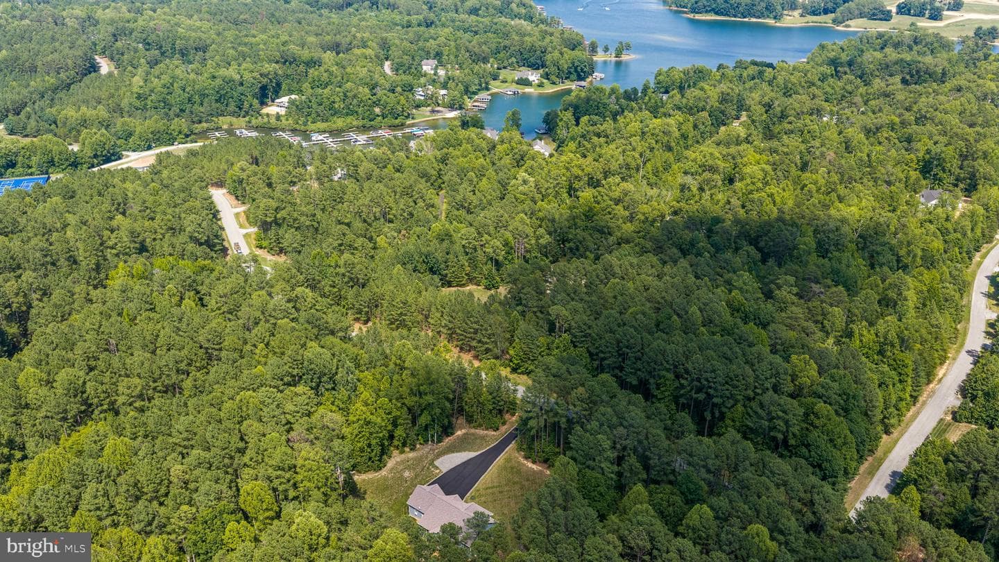 1098 Lake Forest Drive photo 63
