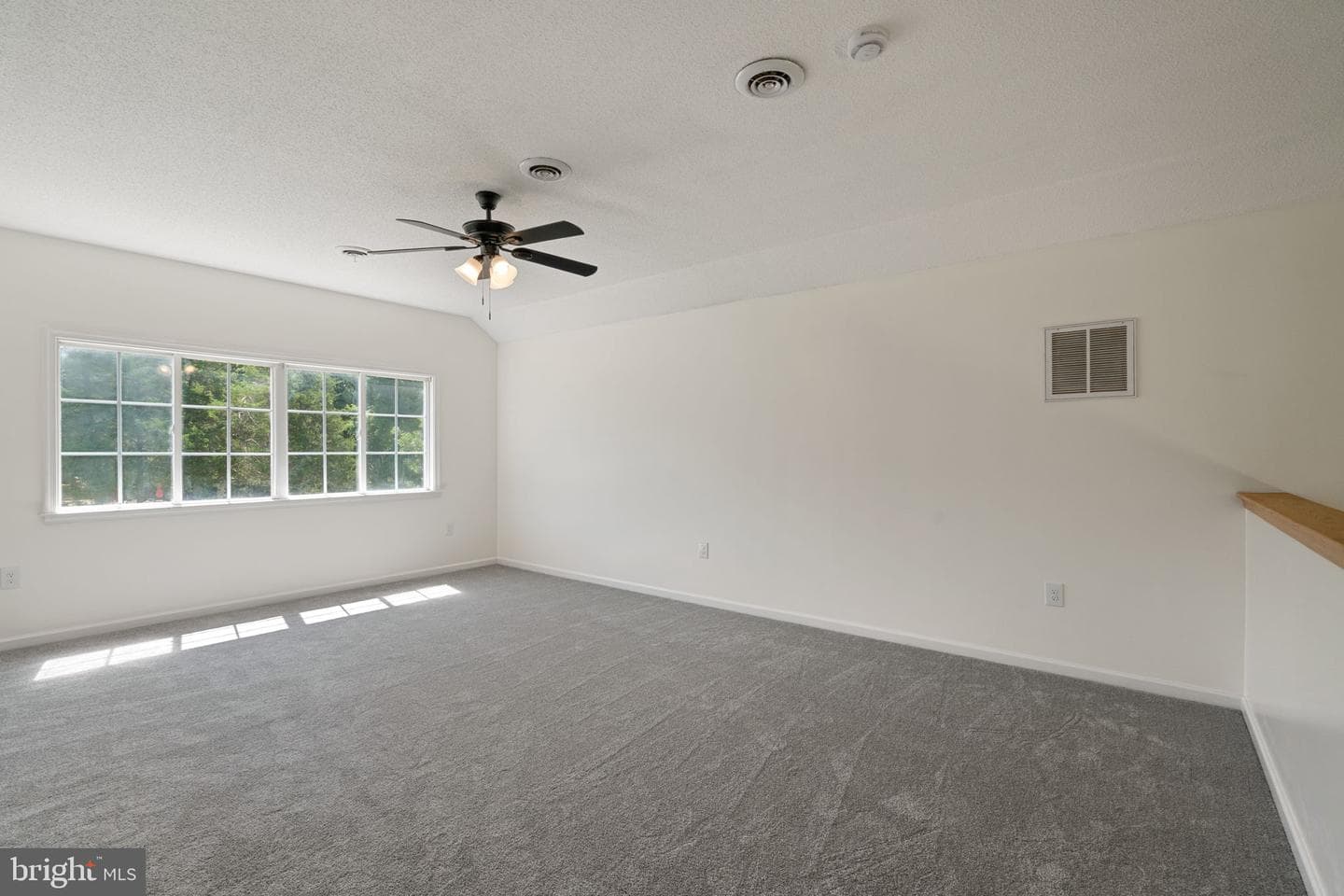 297 N Bluewater Boulevard photo 37