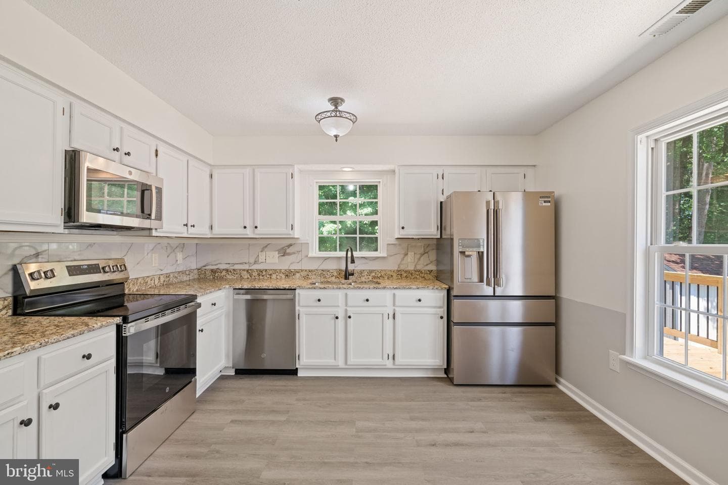 297 N Bluewater Boulevard photo 9