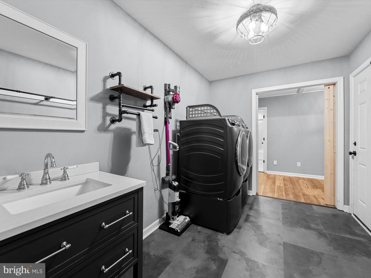 367 Pinehurst Drive photo 32