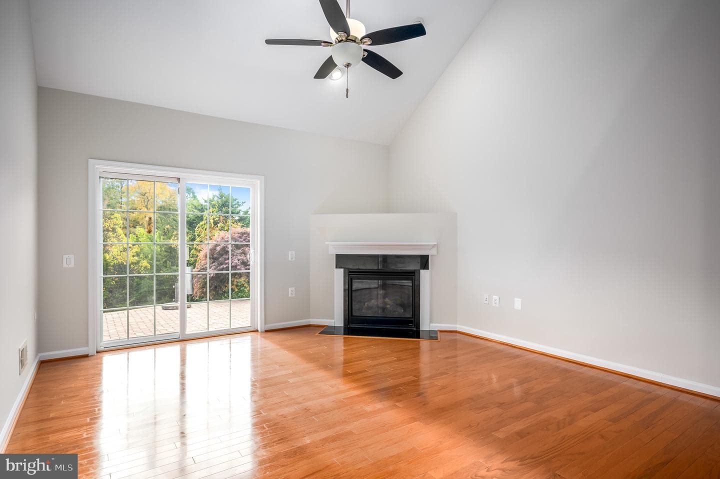 20443 Valley Falls Square photo 18