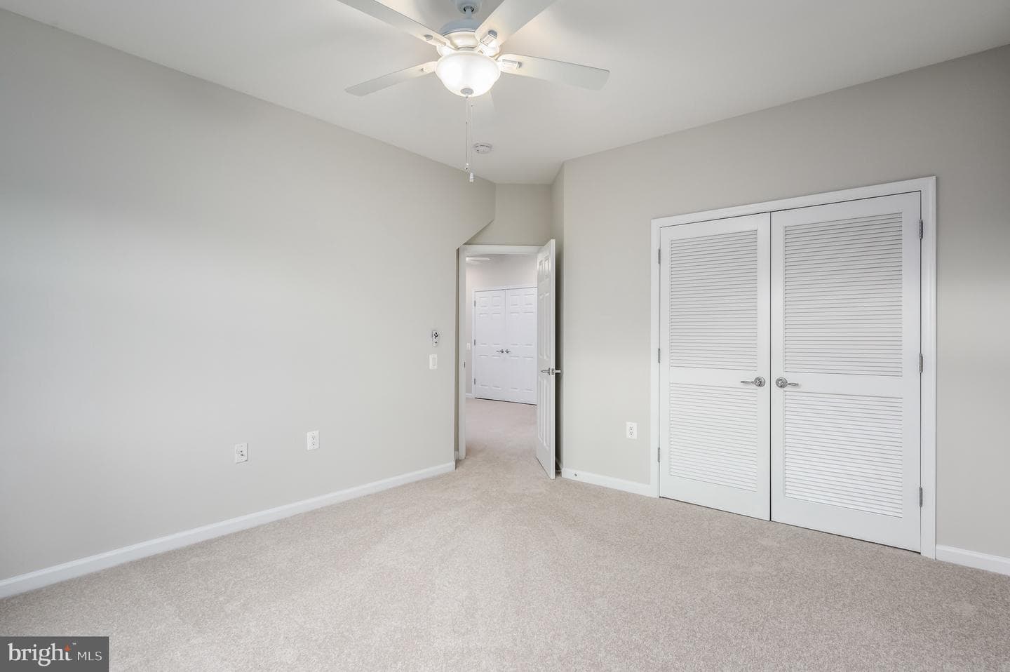 20443 Valley Falls Square photo 37