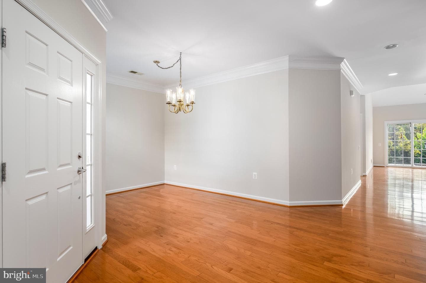 20443 Valley Falls Square photo 9
