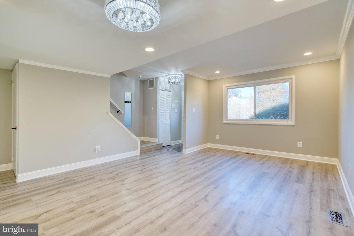 602 Giles Place photo 10