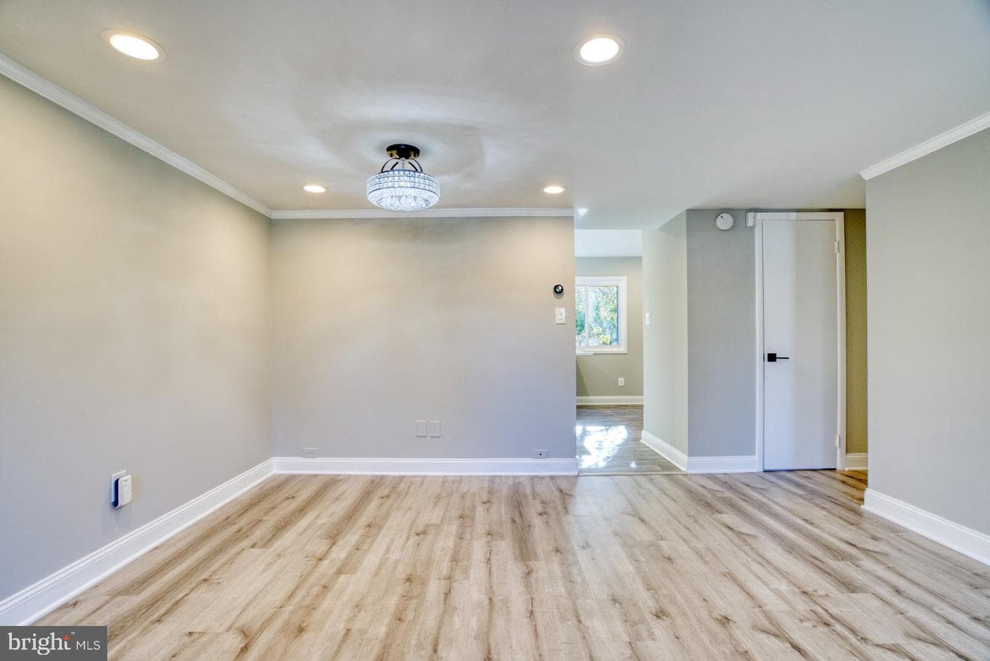 602 Giles Place photo 11