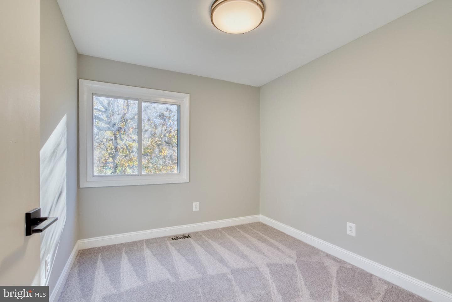 602 Giles Place photo 23