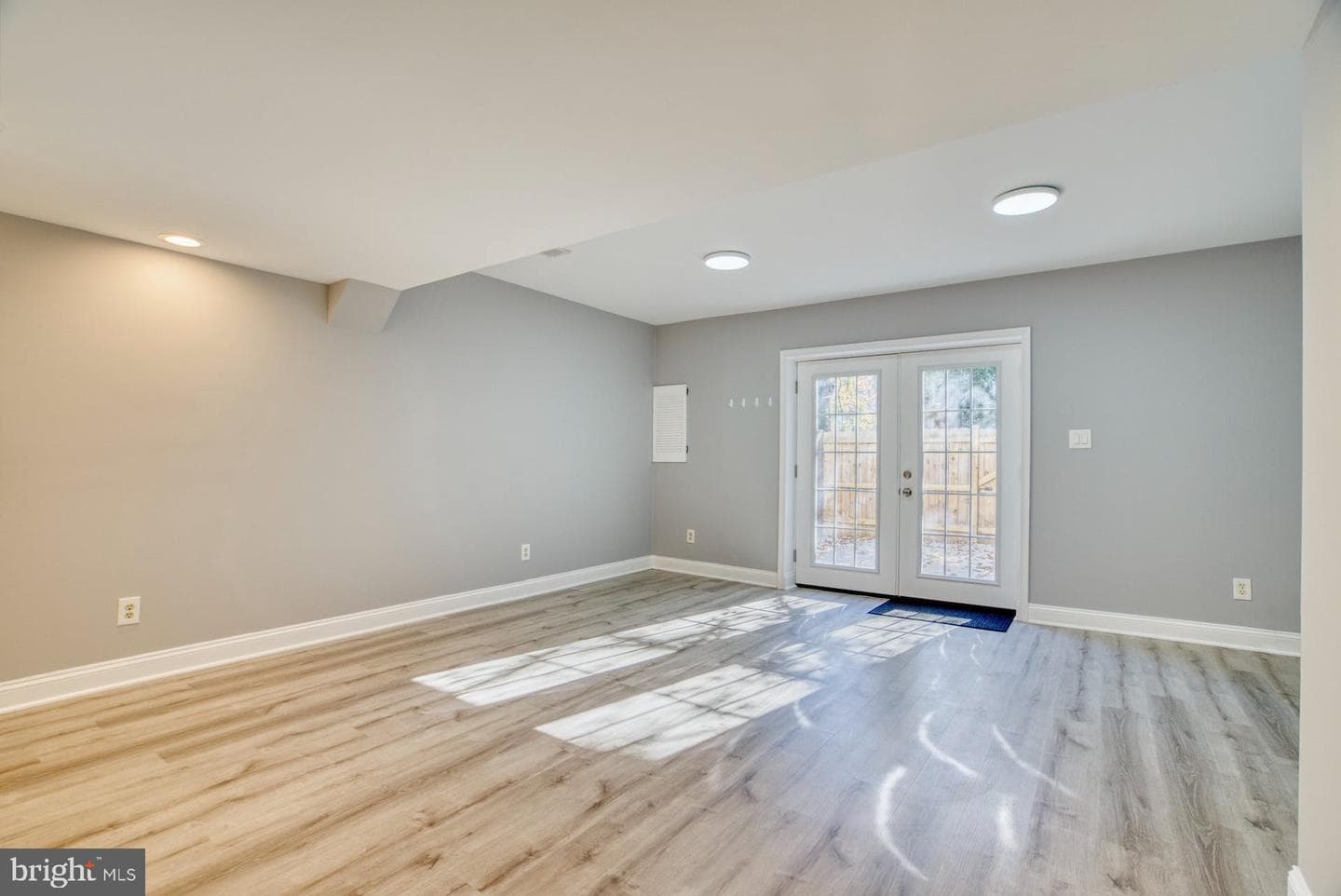 602 Giles Place photo 27
