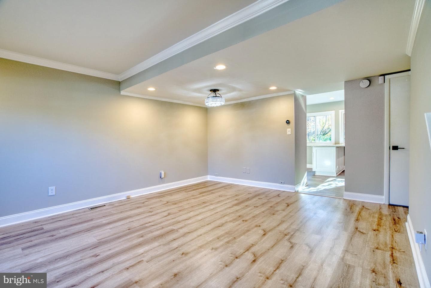 602 Giles Place photo 9