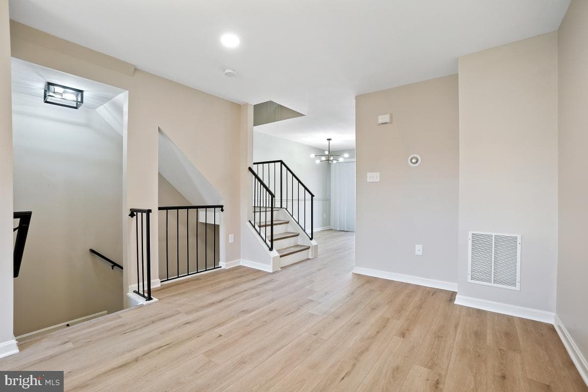 20202 Foothill Terrace photo 10