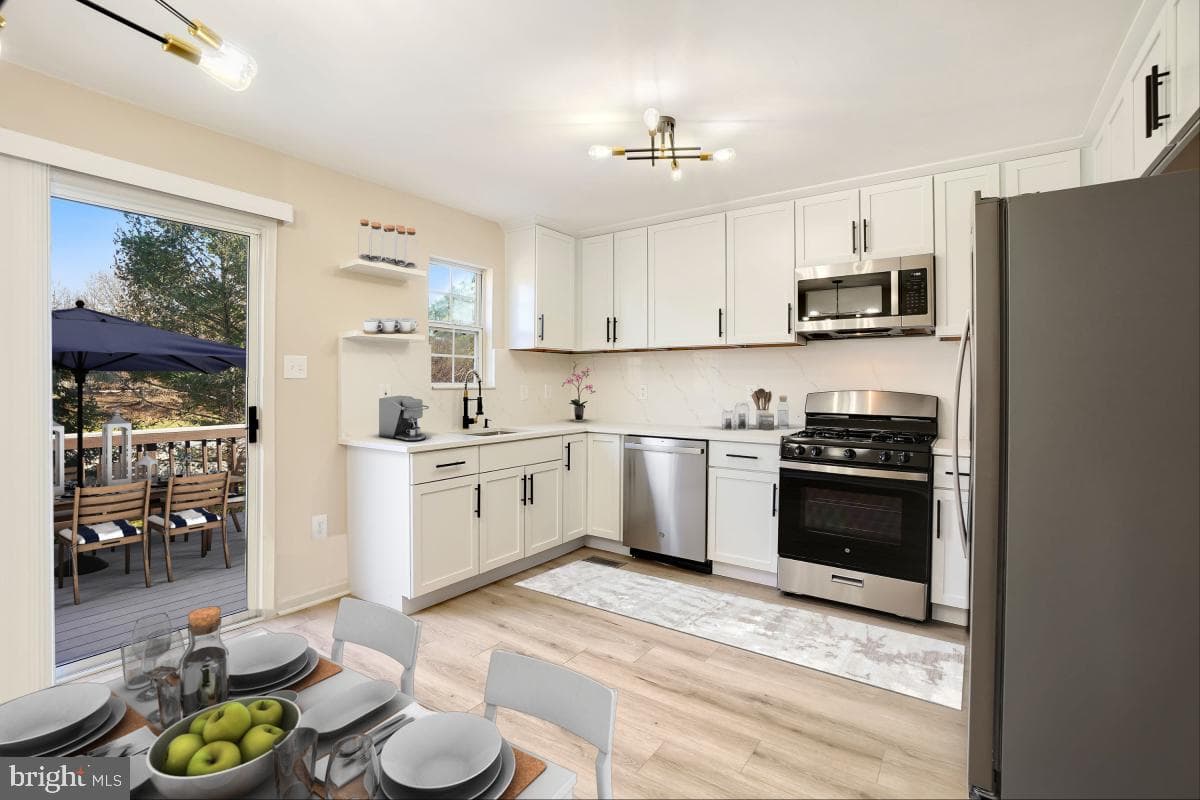 20202 Foothill Terrace photo 11