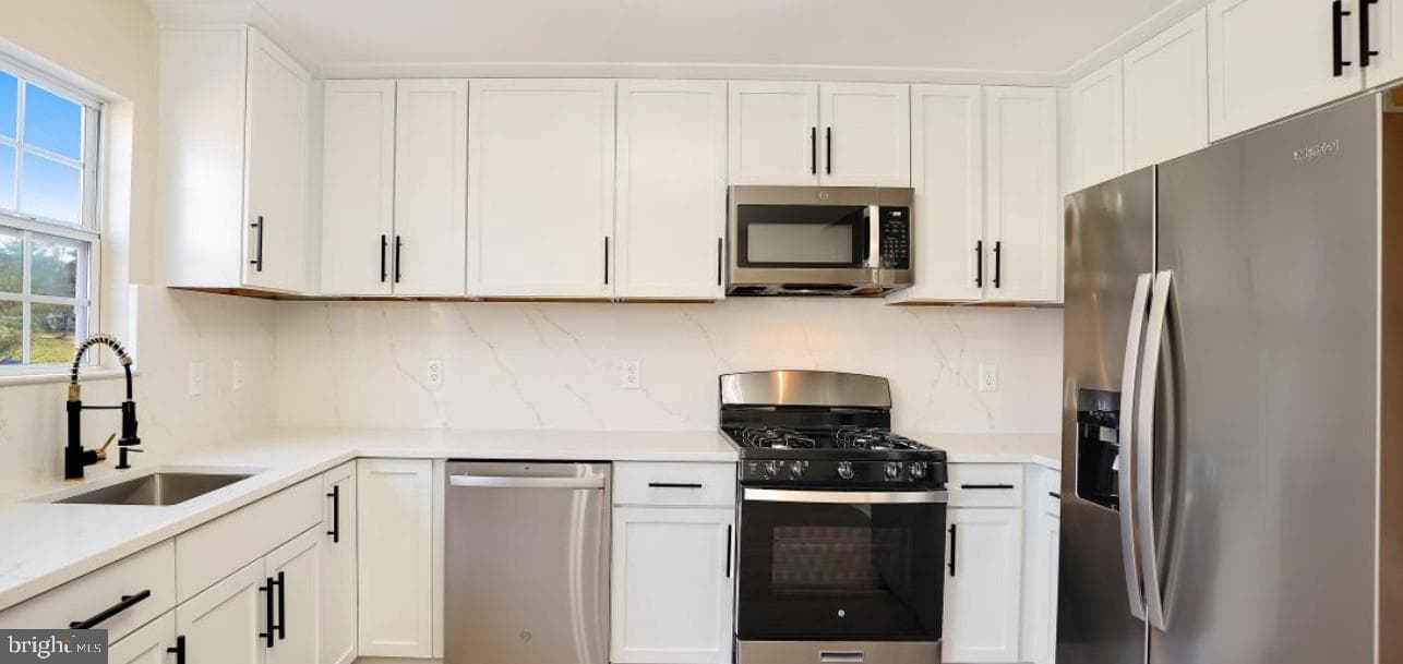 20202 Foothill Terrace photo 12