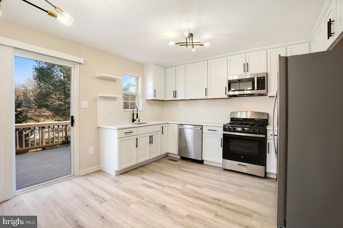 20202 Foothill Terrace photo 13