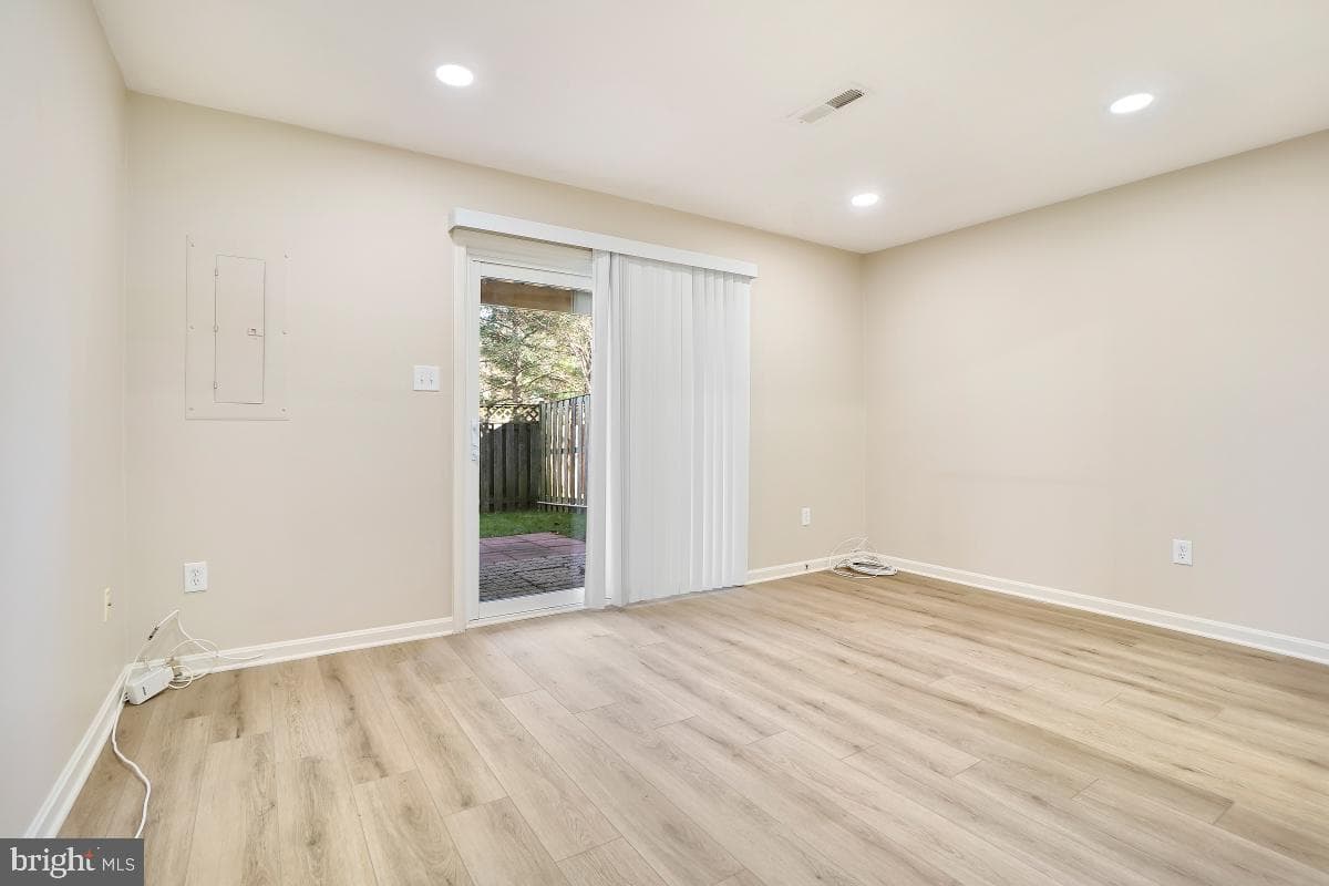 20202 Foothill Terrace photo 32