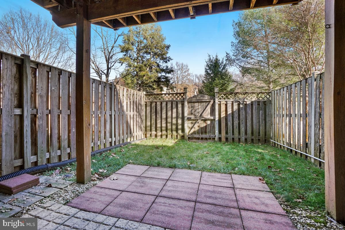 20202 Foothill Terrace photo 35