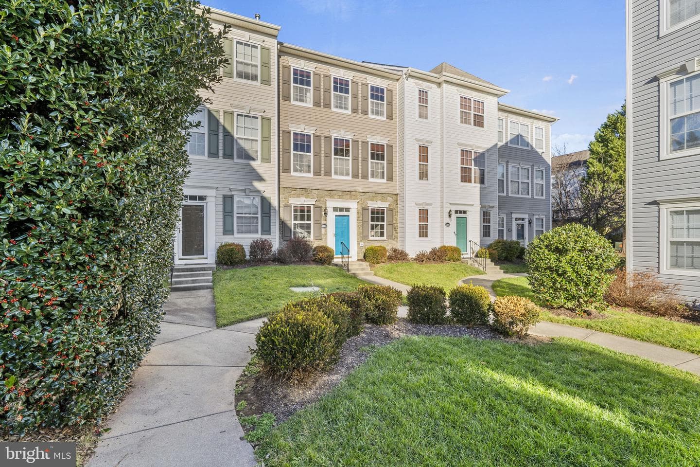 21813 Kelsey Square photo 2