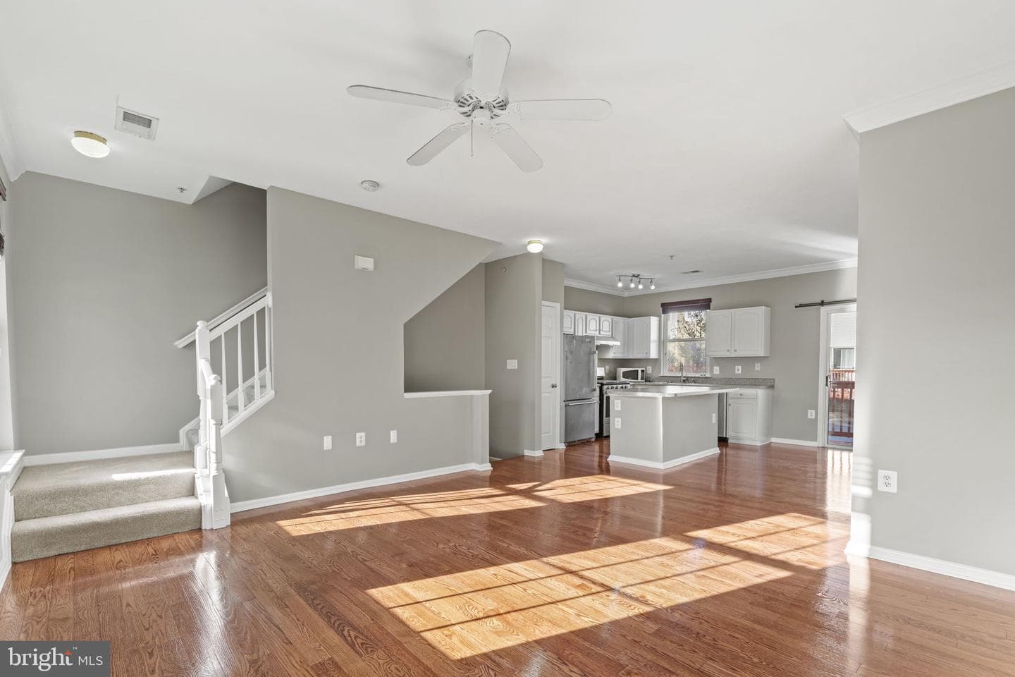 21813 Kelsey Square photo 4