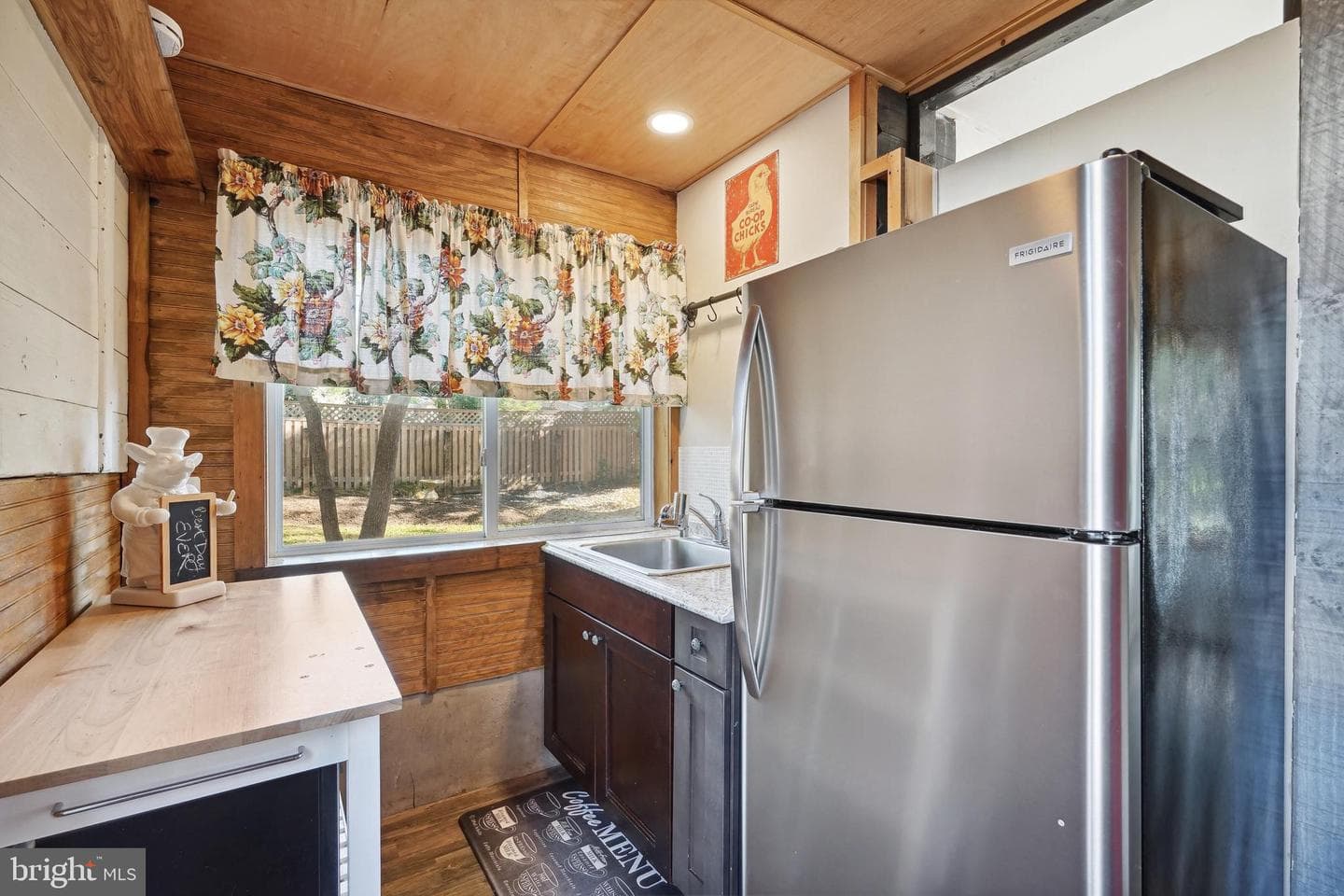 604 Martin Avenue photo 16