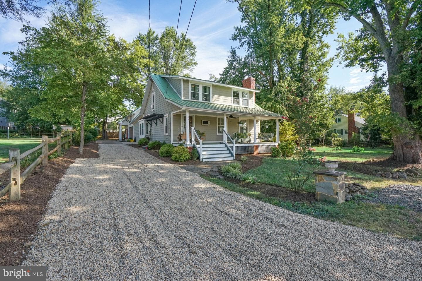 604 Martin Avenue photo 2