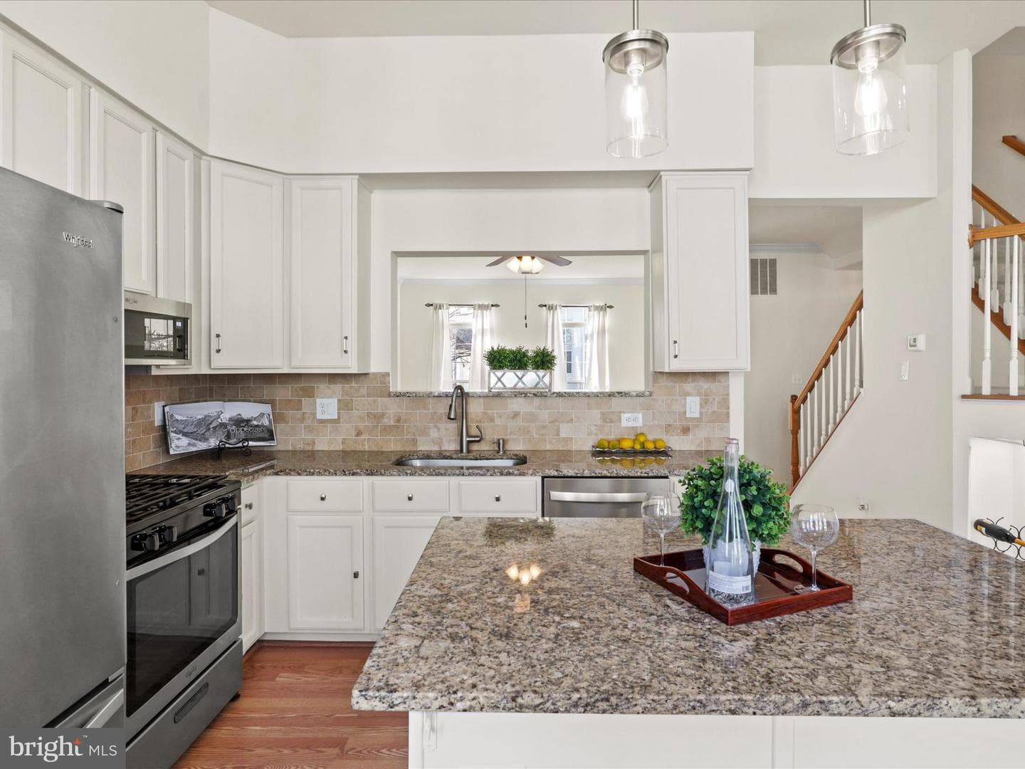 20555 Warburton Bay Square photo 10