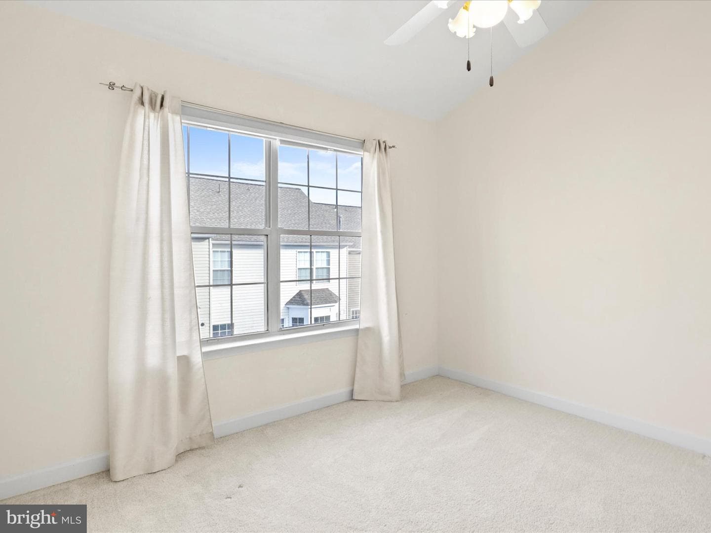 20555 Warburton Bay Square photo 24