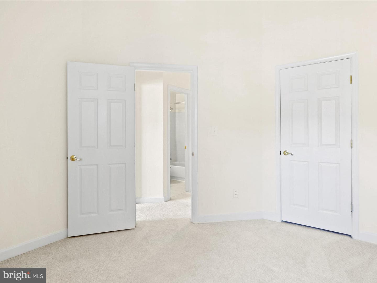20555 Warburton Bay Square photo 28