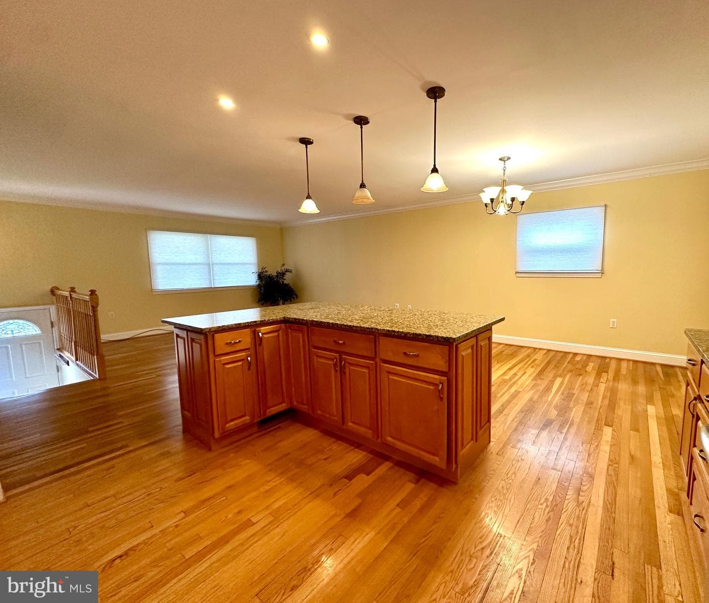 306 Dupont Street photo 6