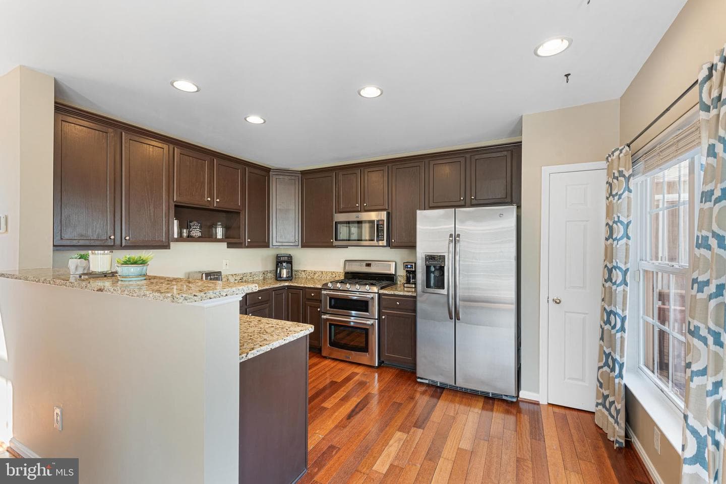 42698 Latrobe Street photo 12
