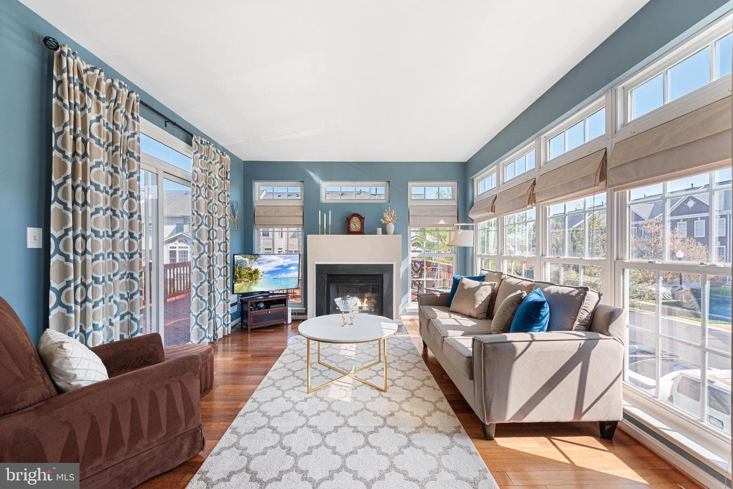 42698 Latrobe Street photo 16