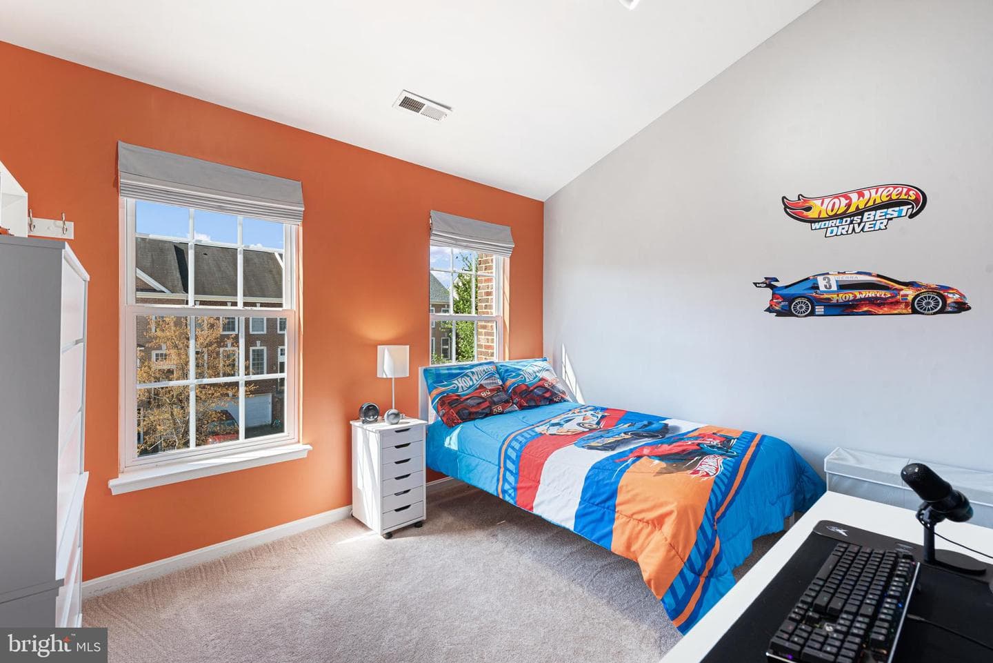 42698 Latrobe Street photo 27