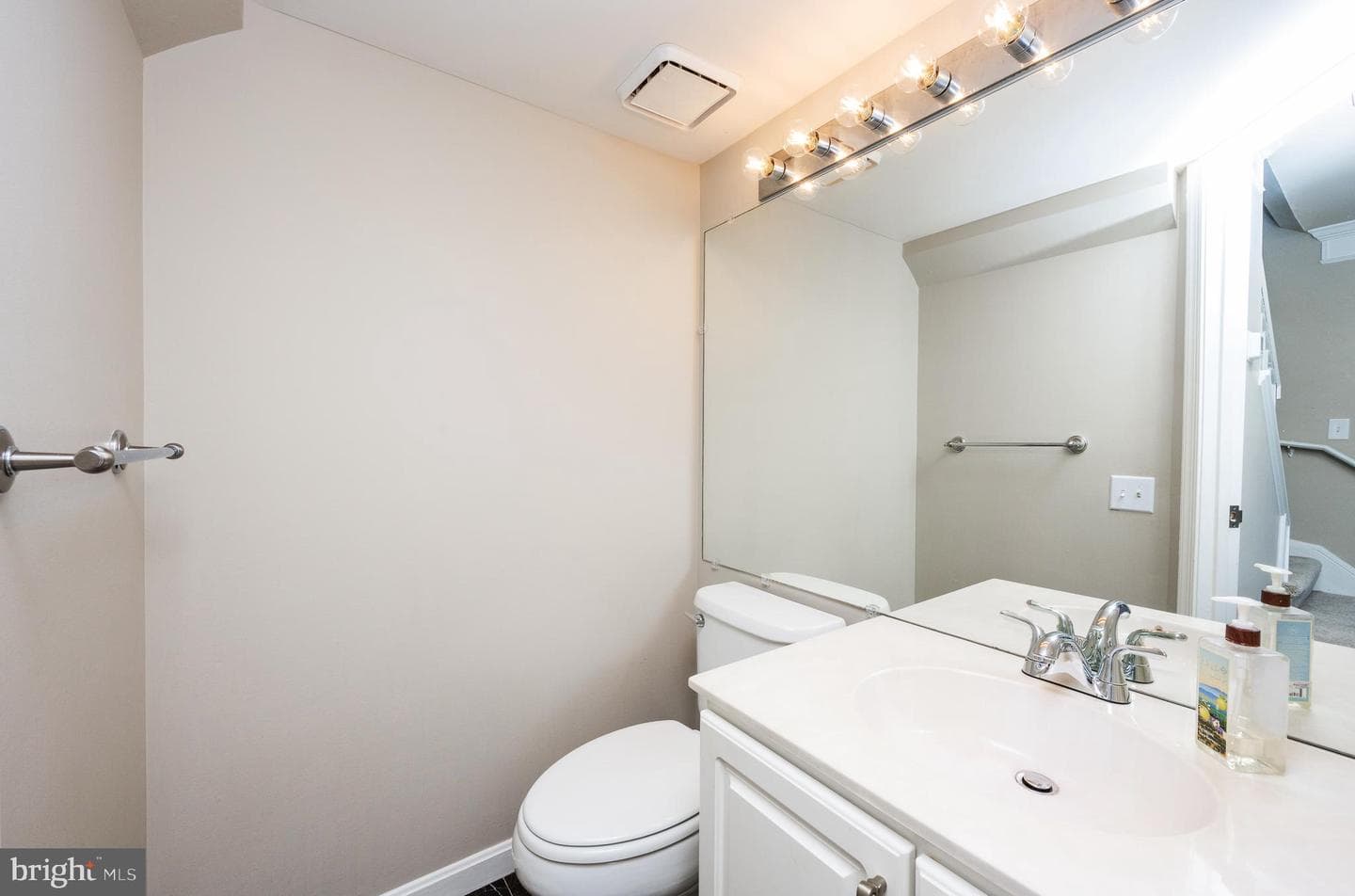 21841 Baldwin Square #301 photo 13