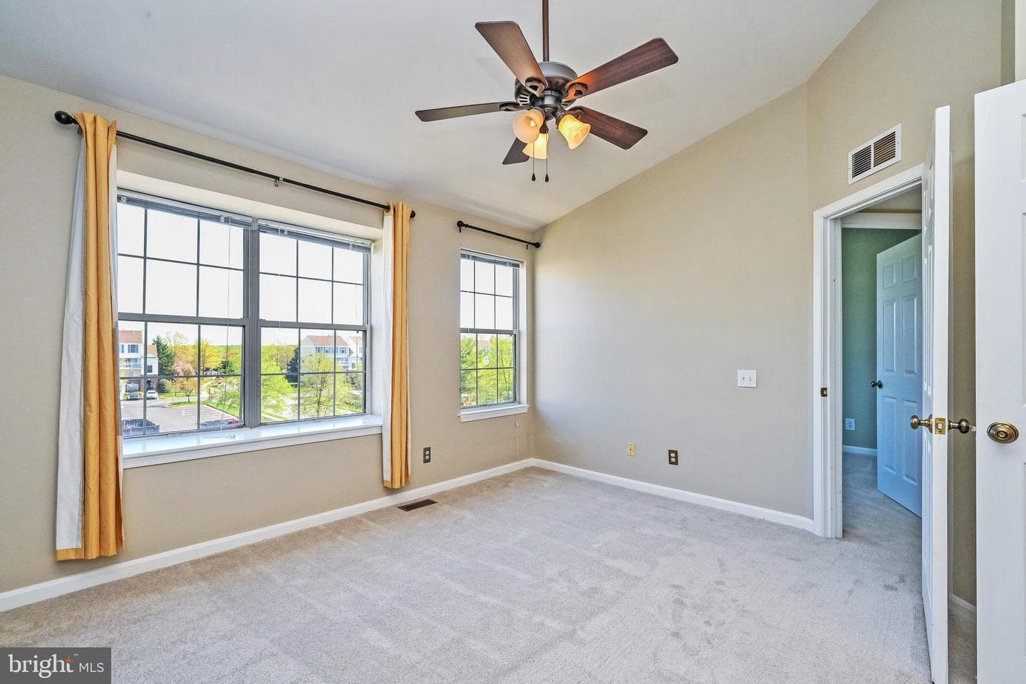 21841 Baldwin Square #301 photo 16