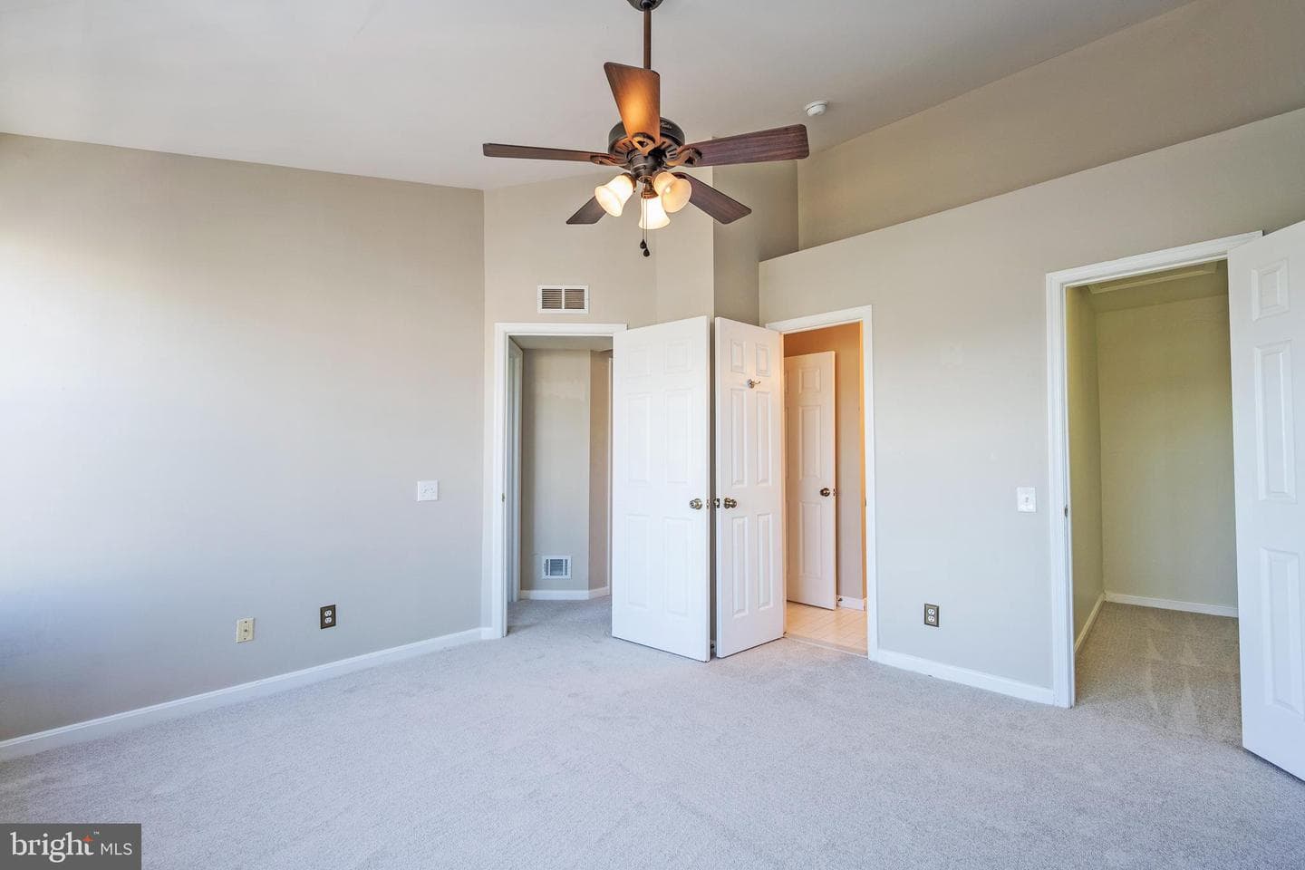 21841 Baldwin Square #301 photo 17