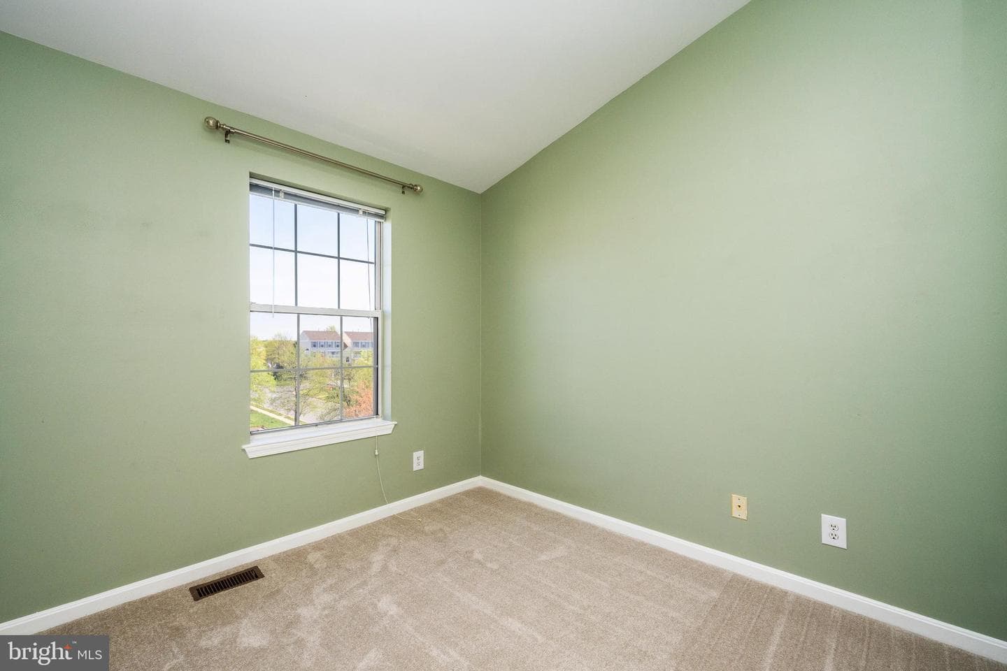 21841 Baldwin Square #301 photo 21