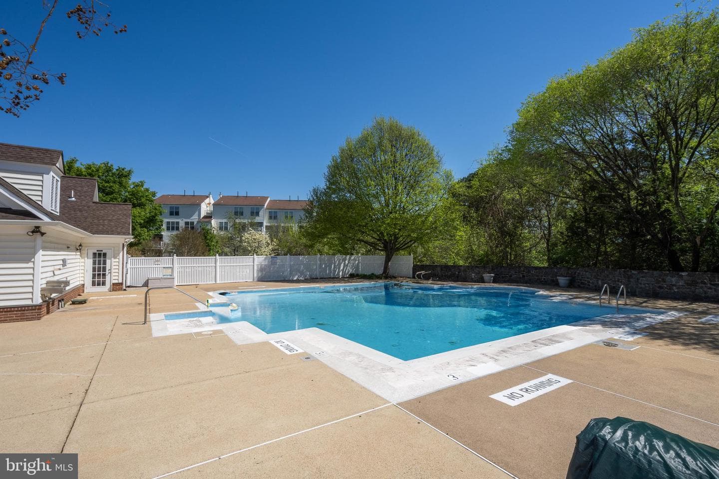 21841 Baldwin Square #301 photo 25