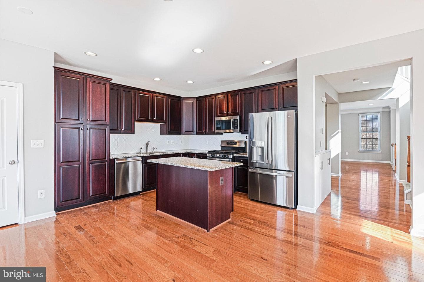 25663 America Square photo 16