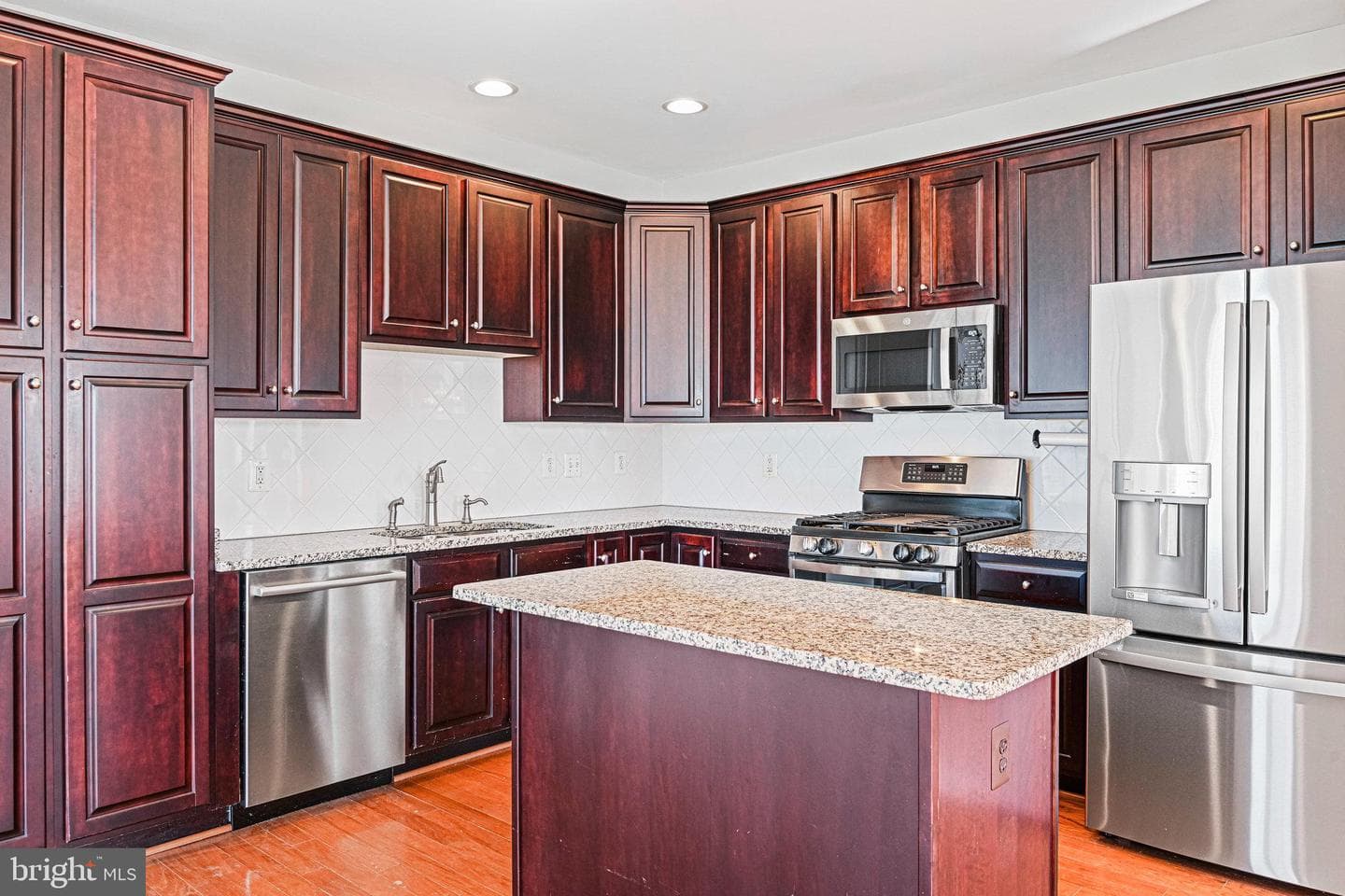 25663 America Square photo 17