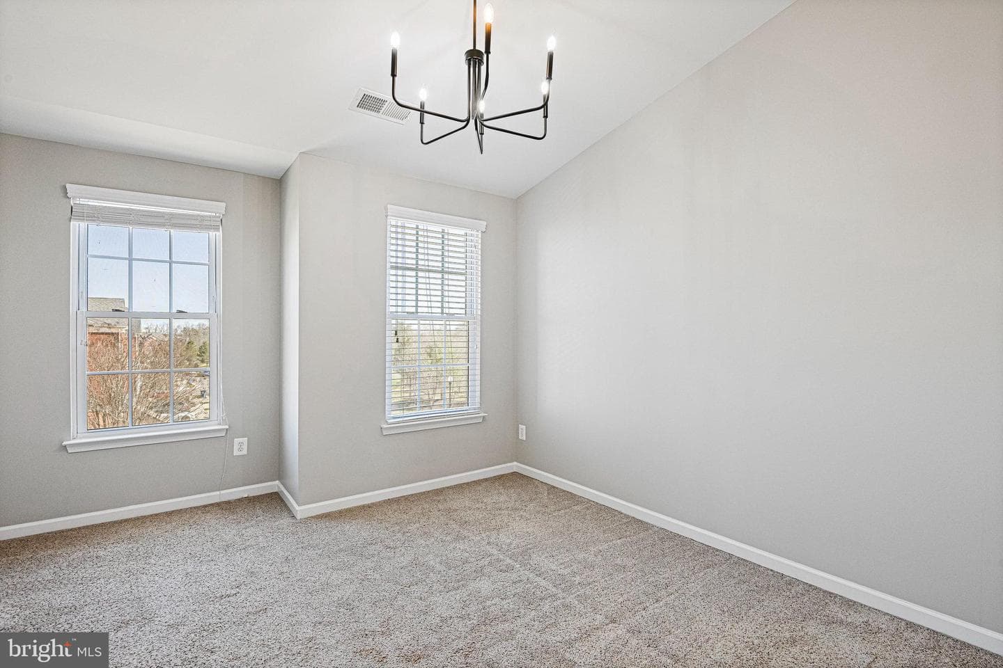 25663 America Square photo 30