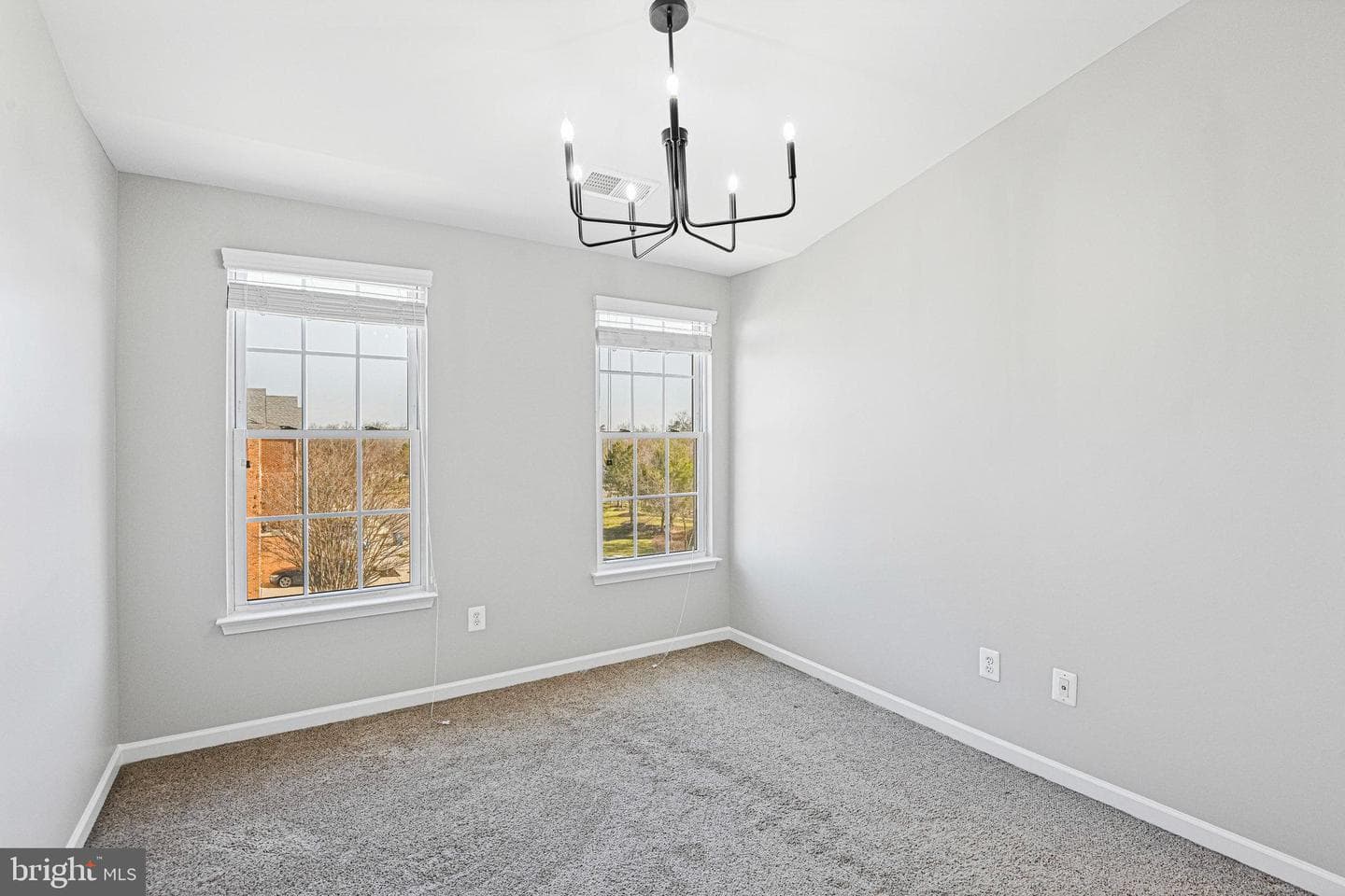 25663 America Square photo 33
