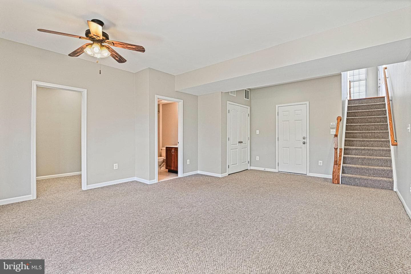 25663 America Square photo 34