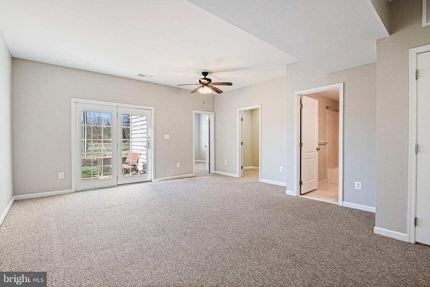 25663 America Square photo 36